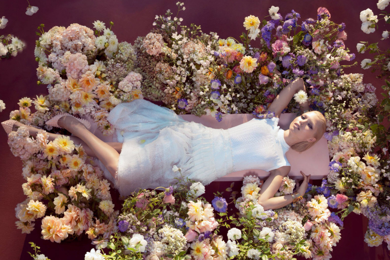 Hana-Jirickova-by-Camilla-akrans-for-Vogue-China-March-2014-2